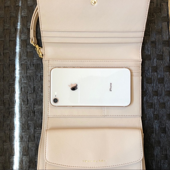 Tory Burch Smartphone Wristlet - Picture 8 of 8